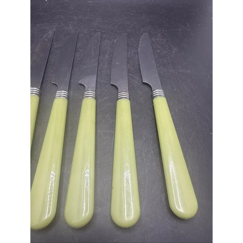 Avocado Green Stainless Serrated Knives Lot Of 6 Midcentury Modern MCM 8in